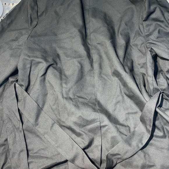 New size 1x woman’s black blazer - Picture 2 of 2